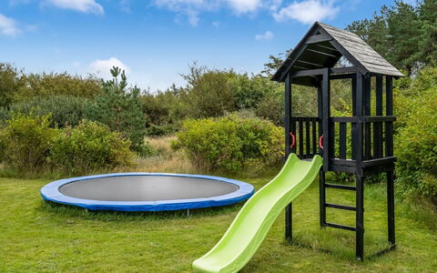 Asel - 4Km from the Sea: Blau, Strauch, Hütte, Ground, Garten, Estate, Schatten, Landscaping, Bauernhaus, Eco Hotel
