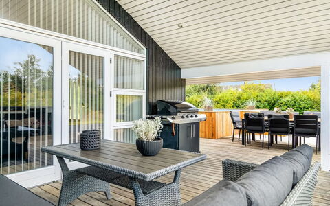 Asel - 4Km from the Sea: Blau, Strauch, Hütte, Ground, Garten, Estate, Schatten, Landscaping, Bauernhaus, Eco Hotel