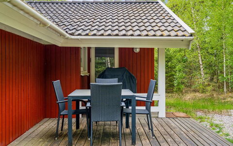 Niglæs - 700M from the Sea: Schwimmbad, Gartenmöbel, Möbel, Resort, Flagstone, Eco Hotel, Schatten, Stuhl, Freizeit, Estate