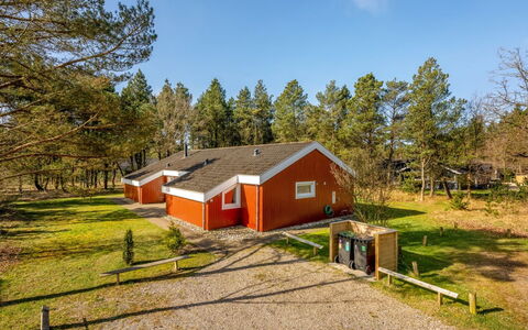 Luciane - 2.5Km from the Sea: Hütte, Hinterhof, Garten, Gartenbauten, Schuppen, Abstellgleis, Gartenmöbel, Blockhaus, Outdoor Struktur, Hütte