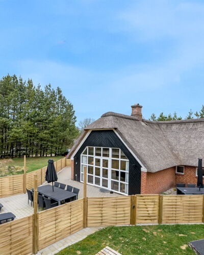 Dorris - 4.3Km from the Sea