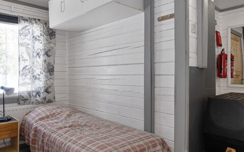Riekko: Holz, Fussboden, Zimmer, Decke, Holzbeize, Planke, Hartholz, Schlafzimmer, Blockhaus, Bett