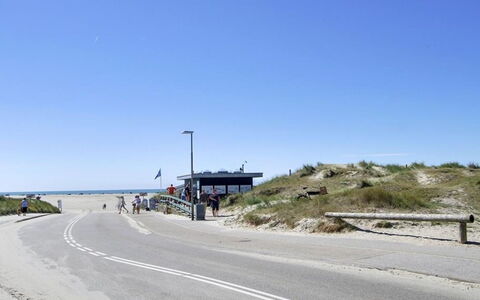 Jaakko - 100M from the Sea: Dach, Haus, Zuhause, Hütte, Tür, Abstellgleis, Deck, Veranda, Planke, Hartholz