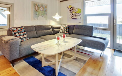 Igilfar - 700M from the Sea: Möbel, Interior Design, Flooring, Holz, Fussboden, Decke, Holzboden, Stuhl, Tabelle, Beleuchtung