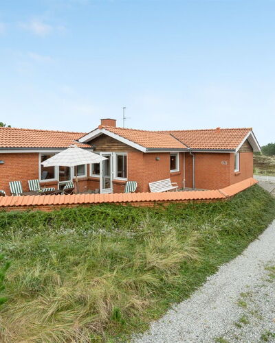 Lisemarie - 800M from the Sea