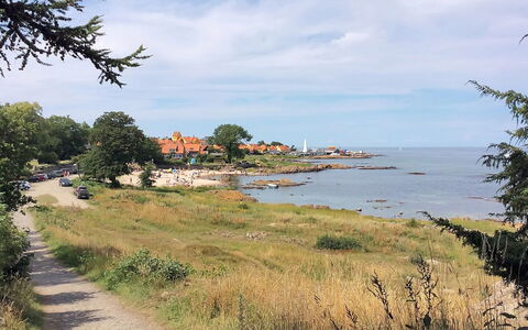 Thamina - 400M from the Sea: Möbel, Interior Design, Flooring, Holz, Fussboden, Decke, Holzboden, Stuhl, Tabelle, Beleuchtung