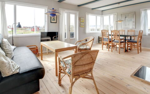 Sohvi - 450M from the Sea: Hütte, Zuhause, Haus, Dach, Veranda, Estate, Abstellgleis, Gartenbauten, Bauernhaus, Garten