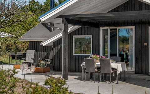Nilda - 1Km from the Sea: Holz, Dach, Zuhause, Haus, Veranda, Abstellgleis, Hütte, Die Architektur, Tür, Schatten