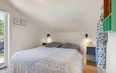 Nilda - 1Km from the Sea