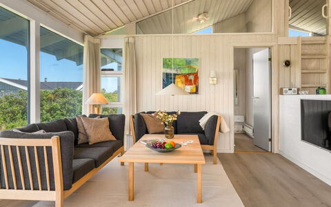 Sigrid - 400M from the Sea: Interior Design, Möbel, Holz, Flooring, Couch, Fussboden, Decke, Wohnzimmer, Zuhause, Holzboden