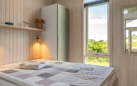 Sigrid - 400M from the Sea: Holz, Interior Design, Flooring, Schlafzimmer, Fussboden, Decke, Zimmer, Bett, Holzbeize, Hartholz