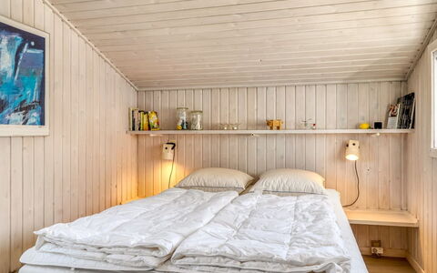 Sigrid - 400M from the Sea: Schlafzimmer, Holz, Bett, Interior Design, Bettdecke, Decke, Bedding, Fussboden, Flooring, Möbel