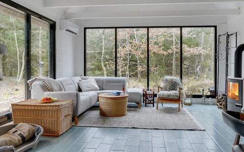 Olaf - 1.4Km from the Sea: Holz, Möbel, Flooring, Couch, Wohnzimmer, Interior Design, Fussboden, Zuhause, Holzboden