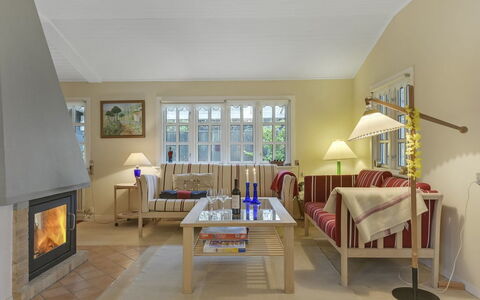 Ayla - 200M from the Sea: Möbel, Interior Design, Flooring, Holz, Fussboden, Decke, Holzboden, Stuhl, Tabelle, Beleuchtung