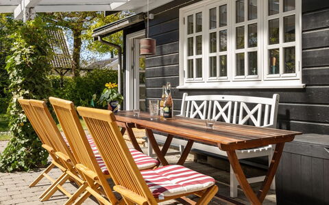 Ayla - 200M from the Sea: Möbel, Interior Design, Flooring, Holz, Fussboden, Decke, Holzboden, Stuhl, Tabelle, Beleuchtung