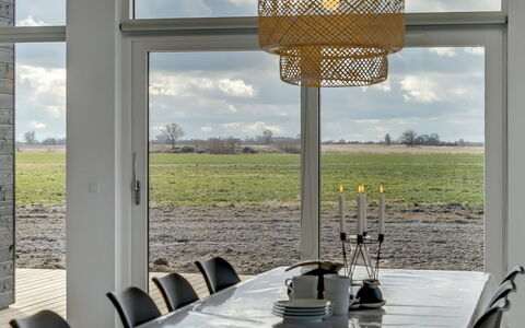Thalie - 400M from the Sea: Blau, Strauch, Hütte, Ground, Garten, Estate, Schatten, Landscaping, Bauernhaus, Eco Hotel