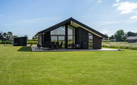 Thalie - 400M from the Sea: Blau, Strauch, Hütte, Ground, Garten, Estate, Schatten, Landscaping, Bauernhaus, Eco Hotel