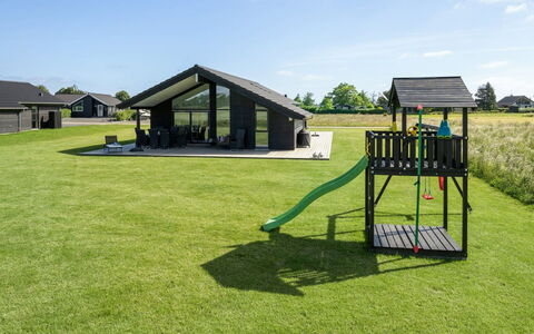 Thalie - 400M from the Sea: Blau, Strauch, Hütte, Ground, Garten, Estate, Schatten, Landscaping, Bauernhaus, Eco Hotel