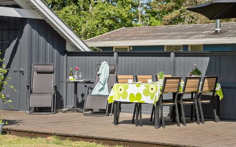Herbert - 1Km from the Sea: Die Architektur, Dach, Zuhause, Verbundwerkstoff, Daylighting, Abstellgleis, Auffahrt