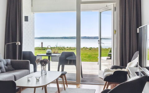 Monia - 20M from the Sea: Die Architektur, Dach, Zuhause, Verbundwerkstoff, Daylighting, Abstellgleis, Auffahrt