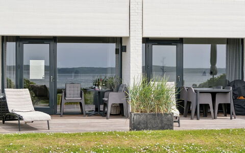 Monia - 20M from the Sea: Die Architektur, Dach, Zuhause, Verbundwerkstoff, Daylighting, Abstellgleis, Auffahrt