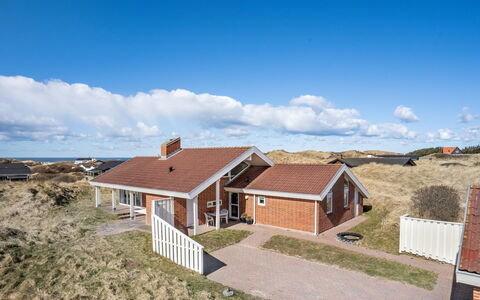 Ritha - 350M from the Sea: Holz, Dach, Die Architektur, Zuhause, Haus, Hütte, Abstellgleis, Hartholz, Steigung, Estate