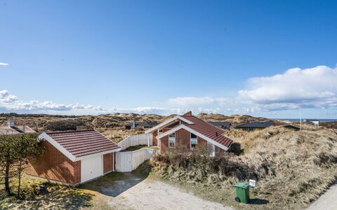 Ritha - 350M from the Sea: Holz, Dach, Die Architektur, Zuhause, Haus, Hütte, Abstellgleis, Hartholz, Steigung, Estate