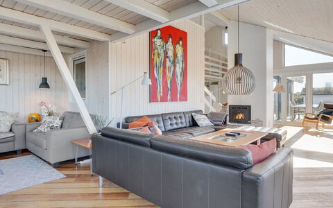Rauli - 50M from the Sea: Holz, Flooring, Holzboden, Interior Design, Decke, Fussboden, Möbel, Wohnzimmer, Zuhause, Hartholz