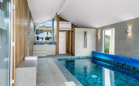 Rauli - 50M from the Sea: Holz, Zuhause, Veranda, Deck, Hartholz, Dach, Holzbeize, Holzboden, Eco Hotel