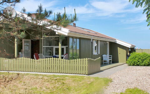 Annick - 300M from the Sea: Blau, Strauch, Hütte, Ground, Garten, Estate, Schatten, Landscaping, Bauernhaus, Eco Hotel