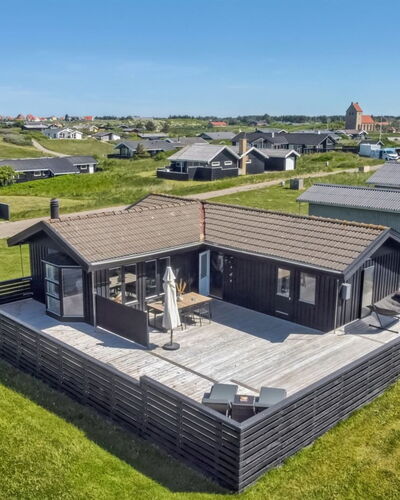 Frederik - 250M from the Sea