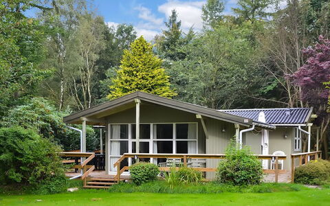 Arnia - 30Km from the Sea: Wohngebiet, Dach, Vorort, Auffahrt, Estate, Kamin