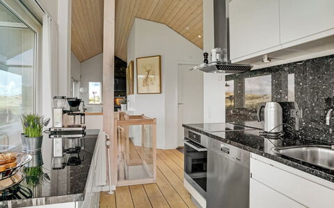 Ejvind - 100M from the Sea: Flooring, Küche, Interior Design, Holz, Countertop, Decke, Fussboden, Holzboden, Möbel, Cabinetry