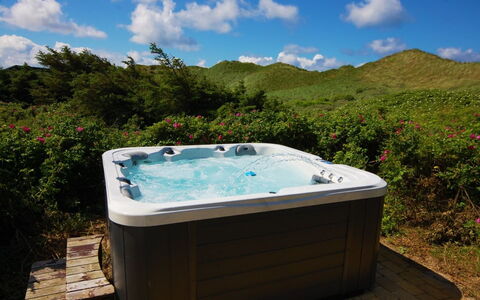 Ejvind - 100M from the Sea: Meer, Jacuzzi, Küste, Strand, Badewanne, Kumulus, Tropen, Meteorologisches Phänomen, Bucht