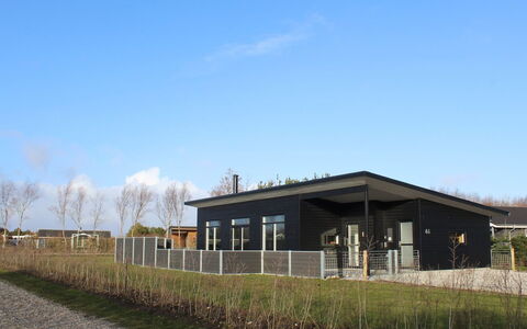Gela - 1.3Km to the Fjord: Die Architektur, Dach, Zuhause, Verbundwerkstoff, Daylighting, Abstellgleis, Auffahrt