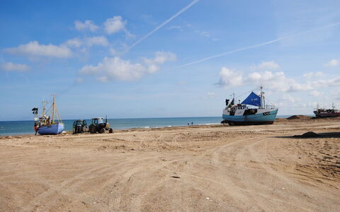 Tamika - 950M from the Sea: Himmel, Blau, Strand, Meer, Wolke, Küste, Sand, Ufer, Ozean, Boot