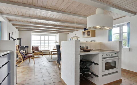 Pauliina - 10M to the Fjord: Möbel, Flooring, Interior Design, Fussboden, Küche, Decke, Holz, Stuhl, Countertop, Cabinetry