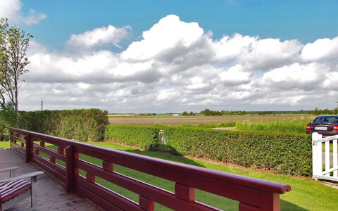Salme - 100M from the Sea: Blau, Strauch, Hütte, Ground, Garten, Estate, Schatten, Landscaping, Bauernhaus, Eco Hotel