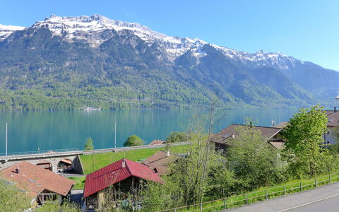 Chalet Vamika: Himmel, Wasser, Berg, Pflanze, Eigentum, Natürliche Landschaft, Hochland, Schnee, See, Gebäude
