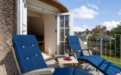Gyril - 100M from the Sea: Möbel, Gartenmöbel, Stuhl, Schatten, Balkon, Tisch Im Freien, Eco Hotel, Terrasse, Urlaub, Veranda