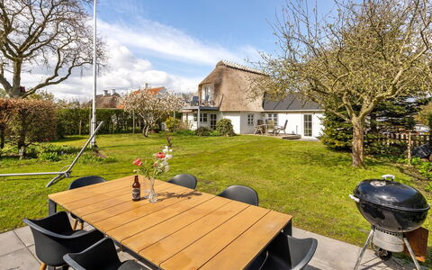 Gyril - 100M from the Sea: Möbel, Stuhl, Tabelle, Grundstueck, Gartenmöbel, Zuhause, Garten, Tisch Im Freien, Küche & Esszimmer Tisch