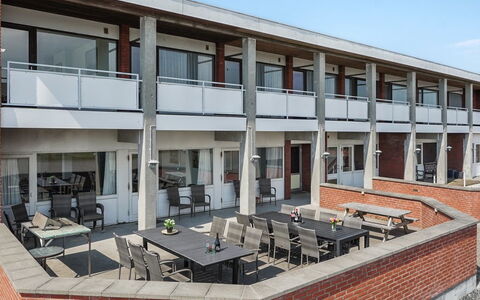 Stilla - 35Km from the Sea: Blau, Strauch, Hütte, Ground, Garten, Estate, Schatten, Landscaping, Bauernhaus, Eco Hotel