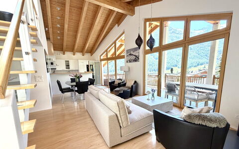 Penthouse Victoria'S Home im Haus Judith: Holz, Möbel, Interior Design, Couch, Decke, Zuhause, Flooring, Zimmer, Wohnzimmer, Fussboden