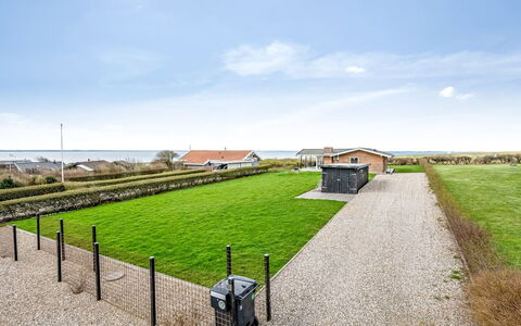 Kirsa - 200M to the Fjord: Dach, Haus, Grundstueck, Zuhause, Hütte, Estate, Gartenbauten, Schatten, Blockhaus, Landscaping