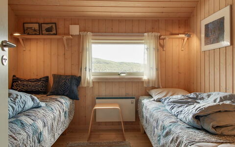 Eunike - 220M from the Sea: Schlafzimmer, Holz, Bett, Interior Design, Fussboden, Bettdecke, Bedding, Flooring, Bettrahmen, Decke