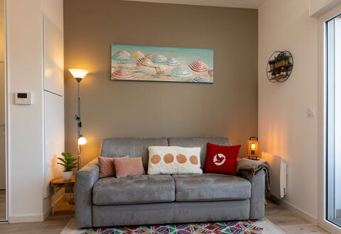 Résidence de L'Hermine: Möbel, Interior Design, Couch, Flooring, Fussboden, Wand, Zimmer, Wohnzimmer, Holz, Zuhause