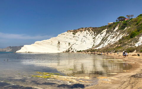 Orizzonte Holidays: Wasser, Himmel, Wasservorräte, Berg, Natürliche Landschaft, Strand, Küsten Und Ozeanische Forms, Wasserlauf, Bank, See