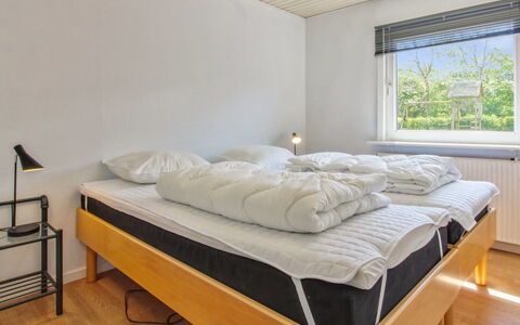 Aku - 24Km from the Sea: Bett, Schlafzimmer, Interior Design, Holz, Fussboden, Bettdecke, Decke, Flooring, Bedding, Möbel