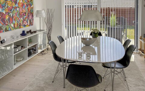 Telma - 200M from the Sea: Möbel, Interior Design, Flooring, Stuhl, Tabelle, Holz, Esszimmer, Küche & Esszimmer Tisch, Fussboden, Decke