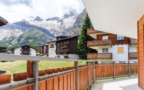 Anatas: Flooring, Interior Design, Holz, Fussboden, Treppe, Decke, Holzbeize, Holzboden, Hartholz, Geländer